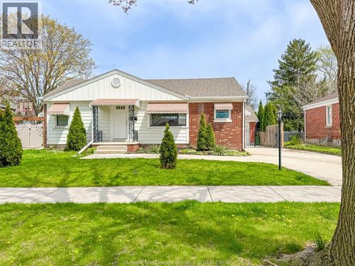 2628 Randolph Ave, Windsor, ON, N9E3C9 | Card Image