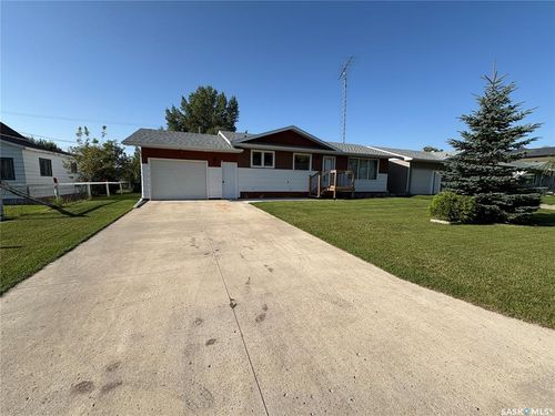 109 March Ave E, Langenburg, SK, S0A2A0 | Card Image