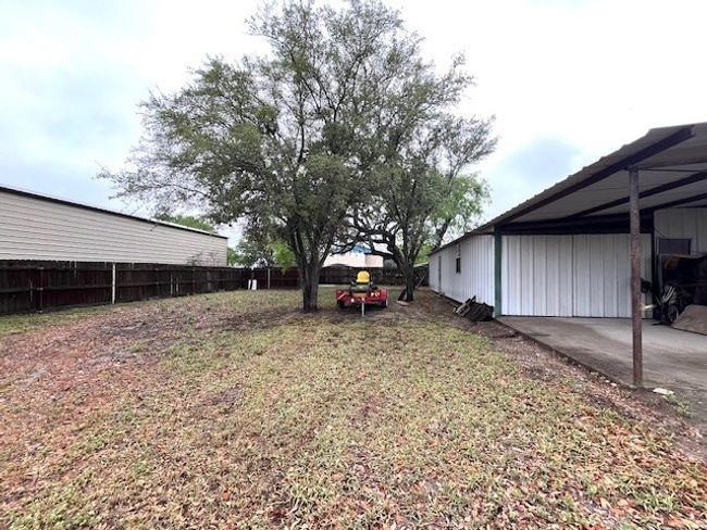 Large Lot | Image 9
