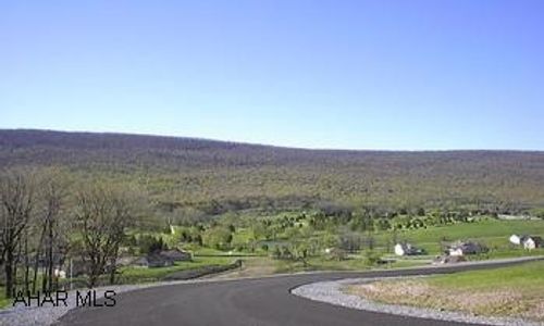 3 Fairway Estates Dr, Hollidaysburg, PA, 16648 | Card Image