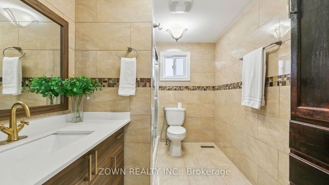 33 Dafoe Cres, House other with 6 bedrooms, 4 bathrooms and 2 parking in Brampton ON | Image 28