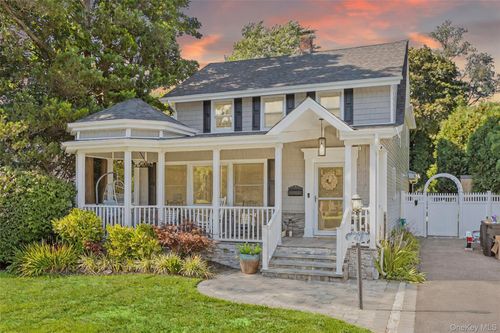 47 Village Line Rd, Babylon, NY, 11702-1510 | Card Image