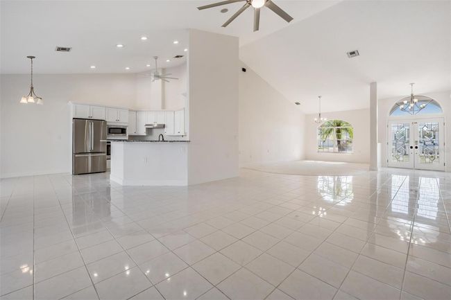 2127 Lagoon Dr, House other with 3 bedrooms, 2 bathrooms and null parking in DUNEDIN FL | Image 13