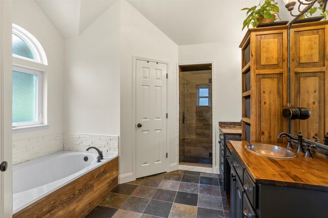 230 Bent Tree Trl, House other with 3 bedrooms, 2 bathrooms and null parking in Burleson TX | Image 19
