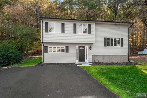 26 Fawn Lake Road, Hardyston, NJ, 07460 | Card Image