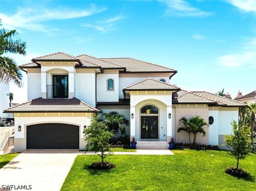 388 Pine Ave, NAPLES, FL, 34108-2353 | Card Image