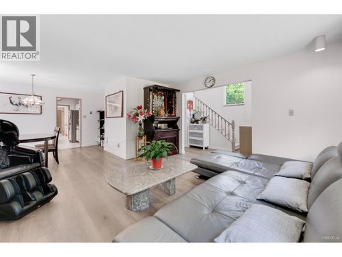 front-unit-8607 Selkirk Street, Vancouver, BC, V6P4J2 | Card Image