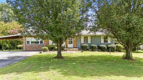 547 Pinewood Cir, Fort Oglethorpe, GA, 30742-3044 | Card Image