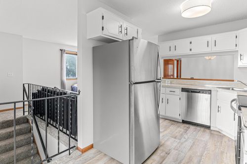 907-7610 15th Street Ln N, Oakdale, MN, 55128-6018 | Card Image