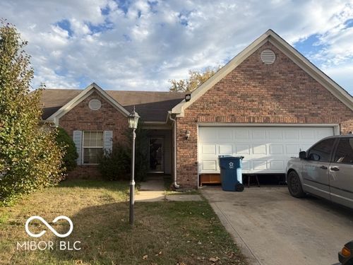 5401 Chestnut Woods Dr, Indianapolis, IN, 46224-6188 | Card Image