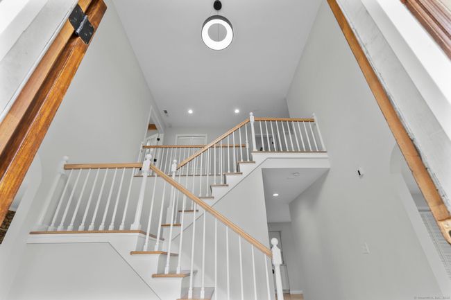 298 Summit St, House other with 3 bedrooms, 3 bathrooms and null parking in New Haven CT | Image 4