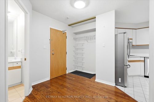 1006-695 Richmond St, London, ON, N6A5M8 | Card Image