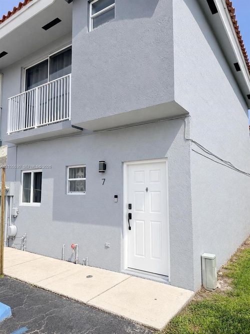 7-6570-6570 Sw 12th St, Miami, FL, 33144-4964 | Card Image