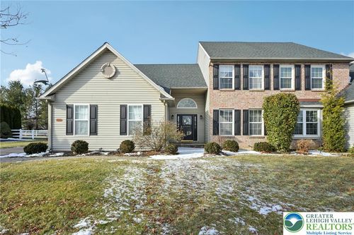 6059 Timberknoll Dr, Macungie, PA, 18062-8882 | Card Image