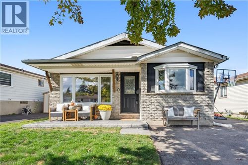 10 Broken Oak Cres, Kitchener, ON, N2N1N7 | Card Image