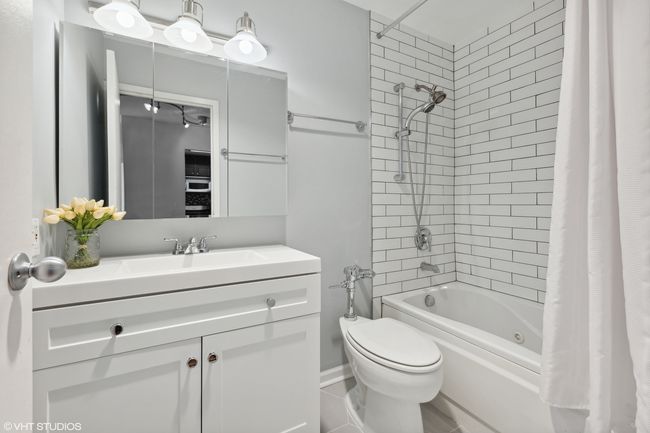APT-702 - 525 W Hawthorne Pl, Home with 2 bedrooms, 1 bathrooms and null parking in CHICAGO IL | Image 15