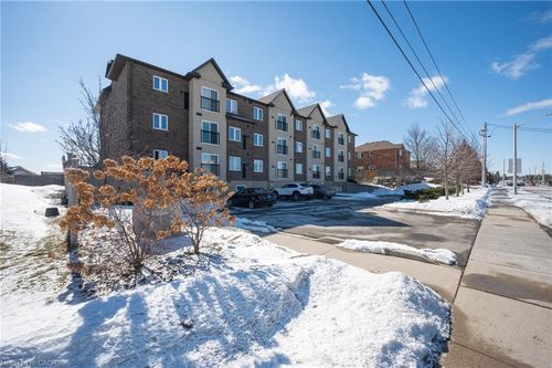 204-886 Golf Links Rd, Ancaster, ON, L9K1J8 | Card Image