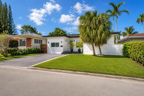 8819 Dickens Ave, Surfside, FL, 33154-3358 | Card Image