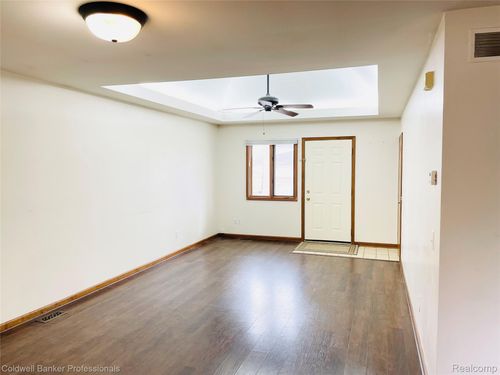 7-29676 Olympia Ct, Farmington Hills, MI, 48336-1340 | Card Image
