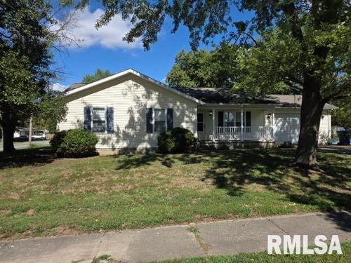 900 Ellis Dr, Mount Vernon, IL, 62864-5733 | Card Image