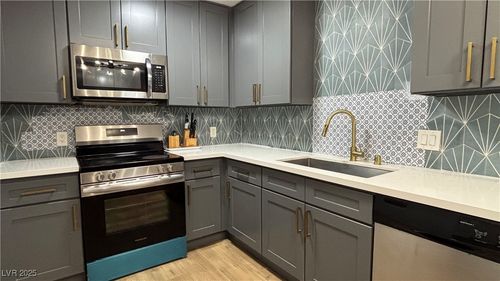 241 N 19th St, Las Vegas, NV, 89101-4404 | Card Image