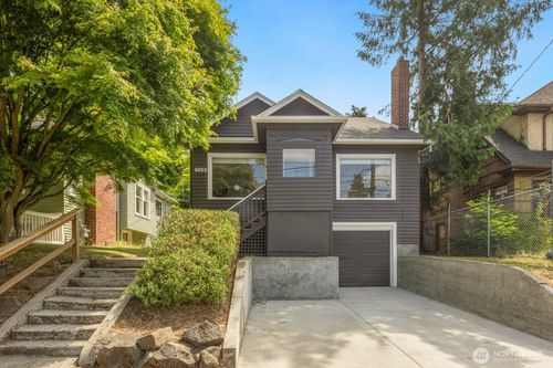 6052 25th Ave Ne, Seattle, WA, 98115-7104 | Card Image