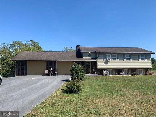 7798 Valley View Ln, GREENCASTLE, PA, 17225-9720 | Card Image