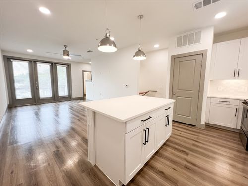 apt-4107-4020 Mcewen Rd, Farmers Branch, TX, 75244-5065 | Card Image