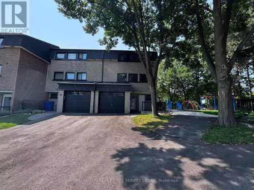 22 Poplar Cres, Aurora, ON, L4G3L3 | Card Image