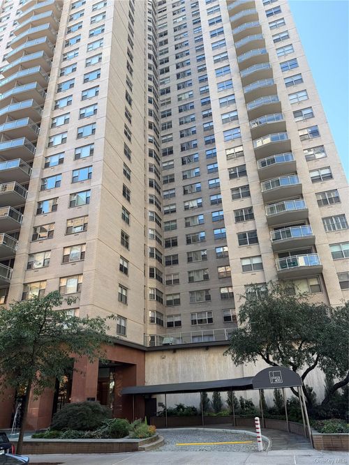 6b-400 E 56th St, New York, NY, 10022-4339 | Card Image