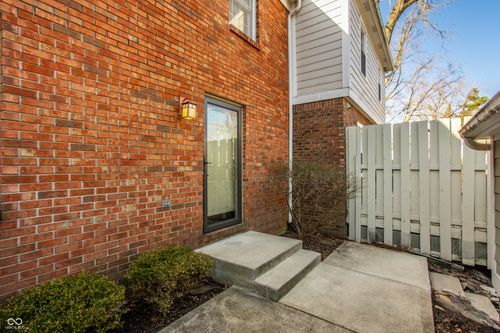 105 Carmelaire Dr, Carmel, IN, 46032-2146 | Card Image