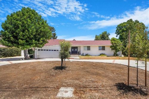 13720 Woodcock Ave, Sylmar, CA, 91342-1136 | Card Image