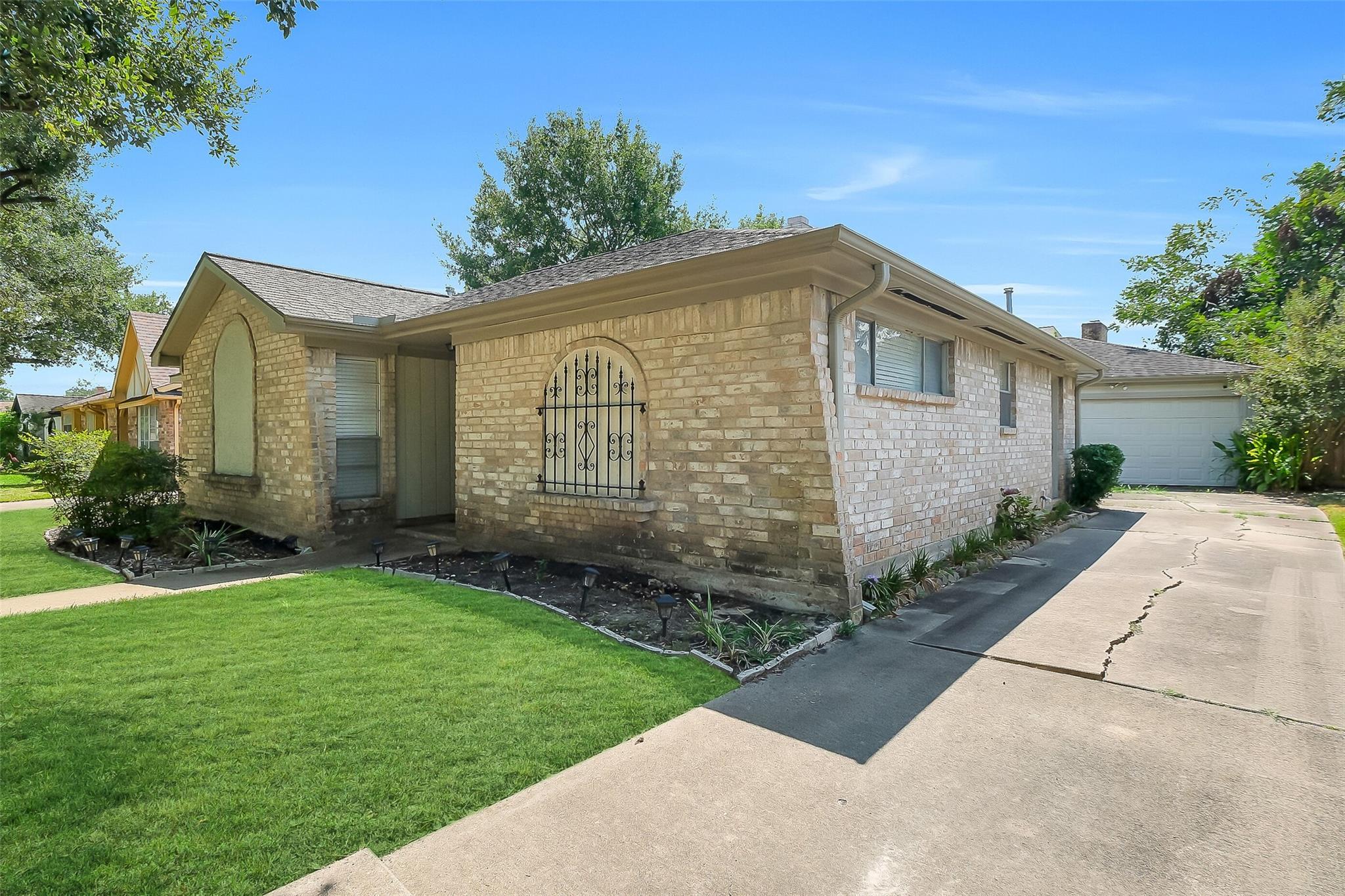 Residential Lease in Meadows Place 4