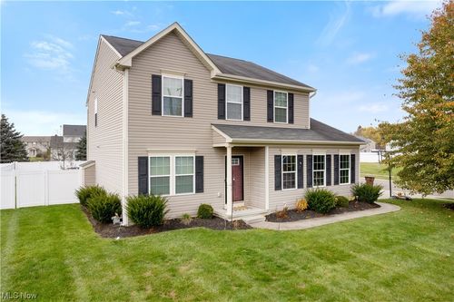 8111 Middlebranch Ave Ne, Middlebranch, OH, 44652-9003 | Card Image