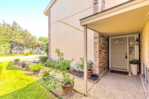 1805 Lakecrest Ct, Carrollton, TX, 75006-4769 | Card Image