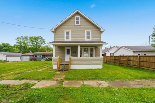 324 E Line St, Minerva, OH, 44657-1636 | Card Image