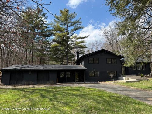 13 Arnold Dr, Woodstock, NY, 12498-1702 | Card Image