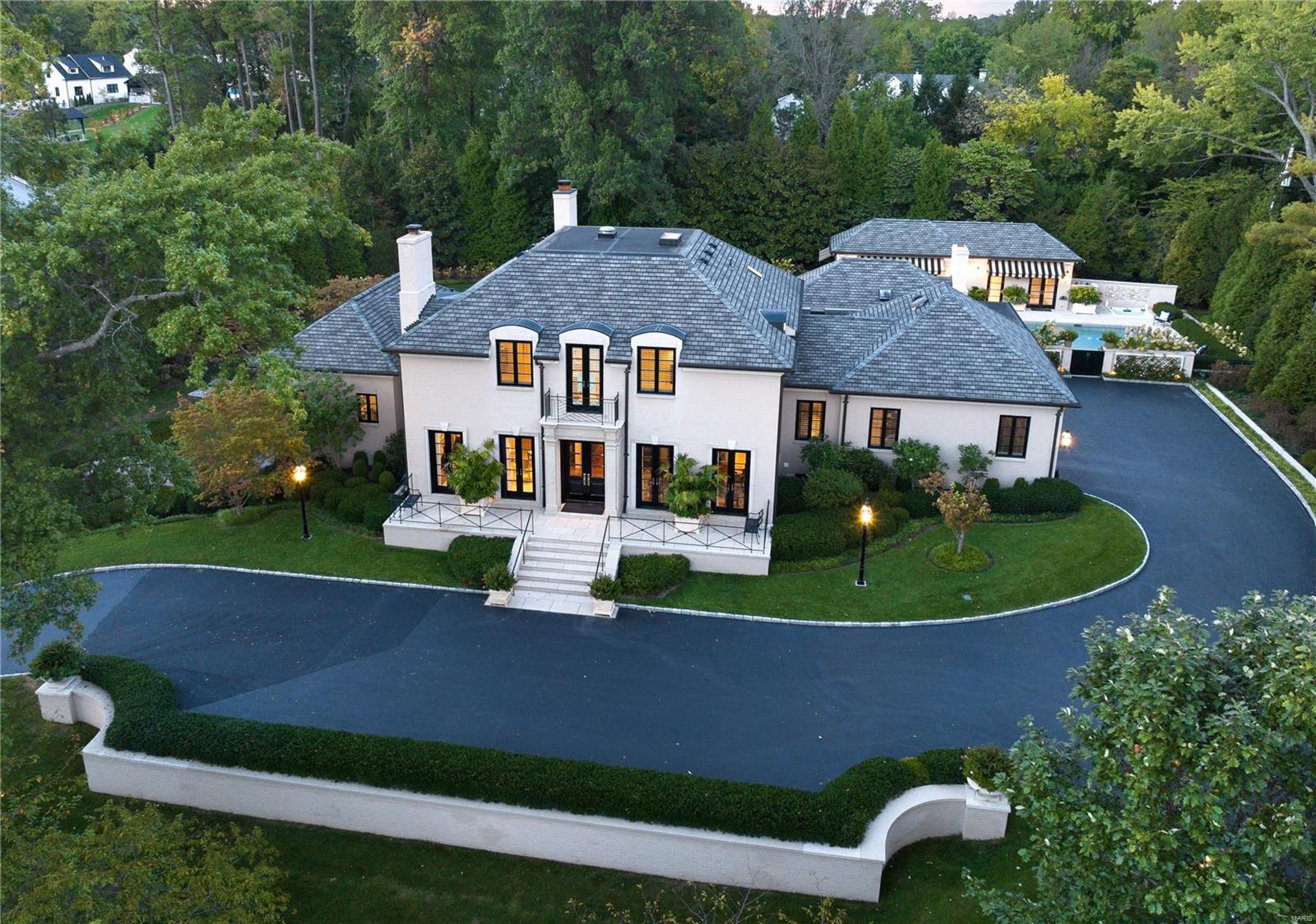Warson Hills Ln, Saint Louis, MO 63124