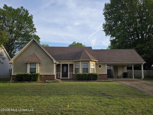 647 Woodsmoke Dr, Southaven, MS, 38671-5512 | Card Image