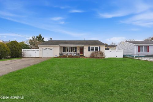 123 Oakwood Pl, Forked River, NJ, 08731-4606 | Card Image