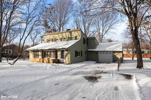5554 Pleasant Drive, Waterford Charter Township, MI, 48329 | Card Image
