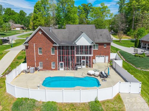 122 Upper Oak Dr, Statesville, NC, 28625-8856 | Card Image