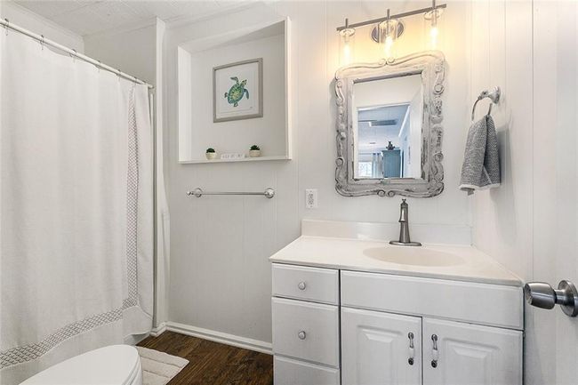 Second bathroom | Image 16