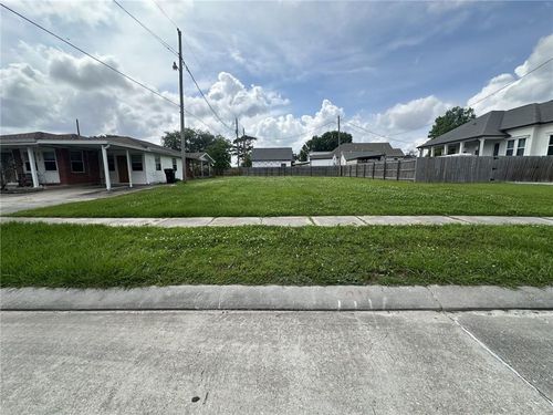 416 Norton Ave, Arabi, LA, 70032-1825 | Card Image