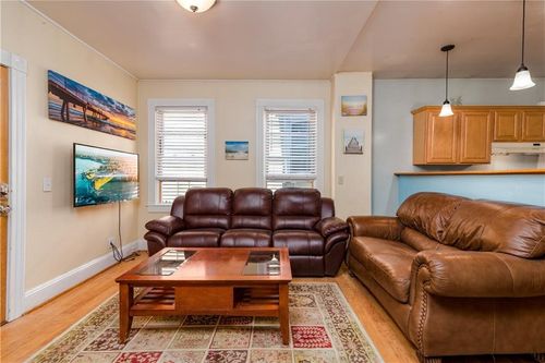 1-9 Ann St, Newport, RI, 02840-3435 | Card Image