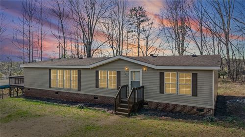 136 W Freedom Wood Dr, Liberty, SC, 29657-9501 | Card Image