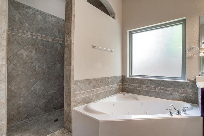 1213 Hackworth St, House other with 6 bedrooms, 5 bathrooms and null parking in Roanoke TX | Image 18