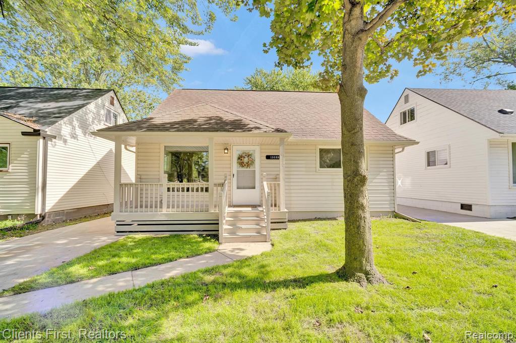 Marvin St, Taylor, MI 48180