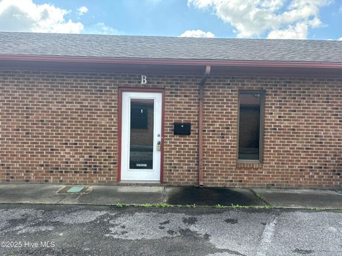437 Western Blvd, Jacksonville, NC, 28546-6847 | Card Image