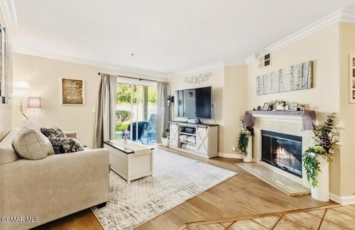 211-5805 Oak Bend Ln, Oak Park, CA, 91377-5609 | Card Image